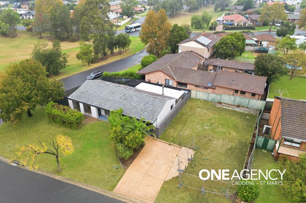 8 & 8a Calgaroo Cres, Kingswood, NSW 2747
