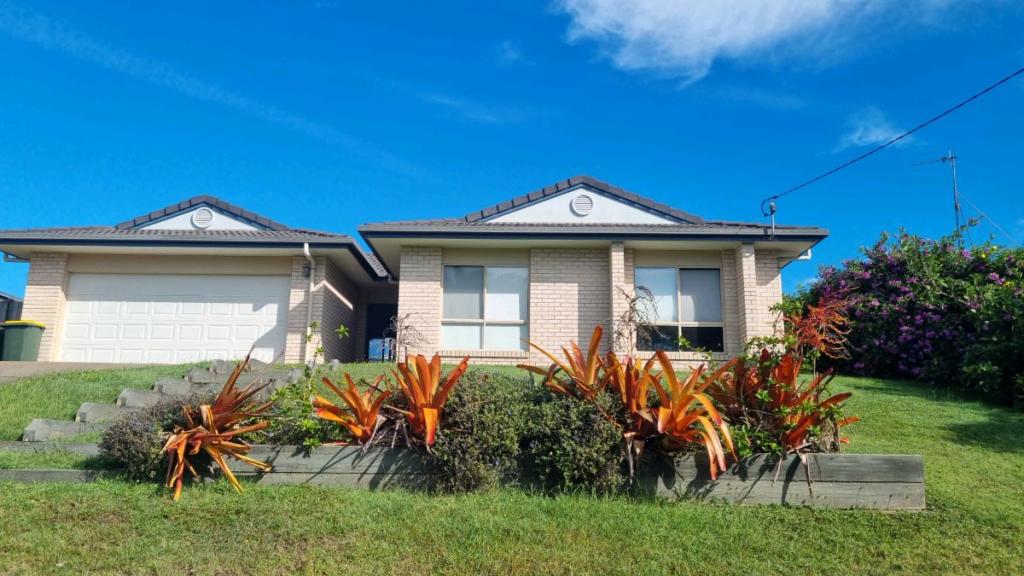 13 Barry St, Torquay, QLD 4655