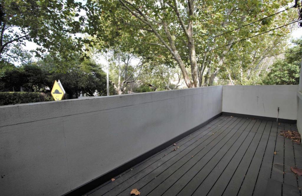 2/18 Burns St, Elwood, VIC 3184