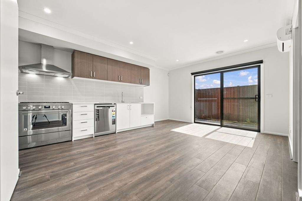 12 Hallstatt Rd, Clyde, VIC 3978