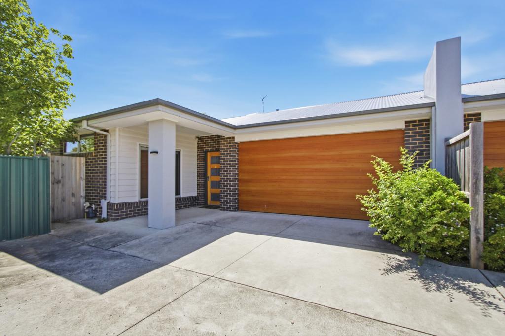 4 LAPWING LANE, SALE, VIC 3850