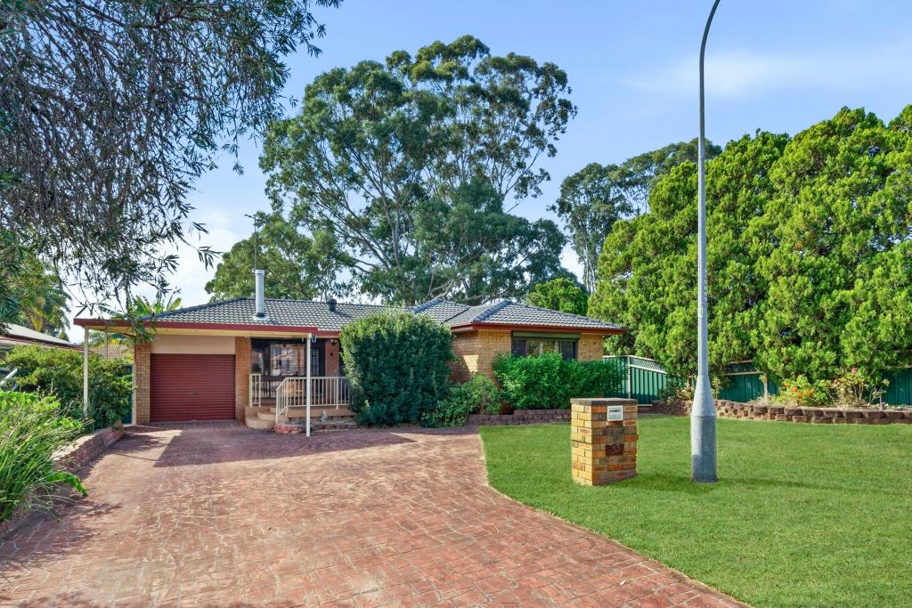 33 RUTHERGLEN DR, ST ANDREWS, NSW 2566