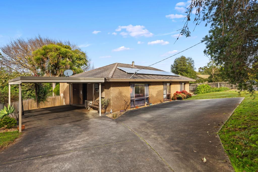 17 Blair Cres, Leongatha, VIC 3953