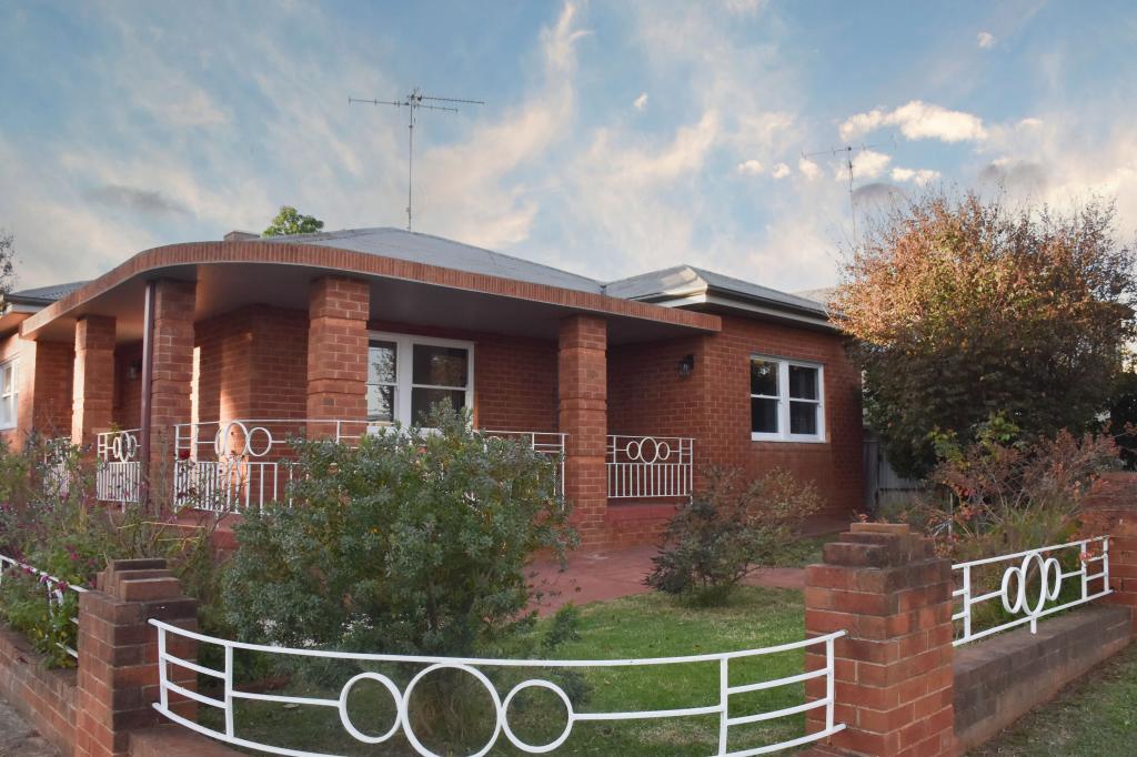 30A BUSHMAN ST, PARKES, NSW 2870