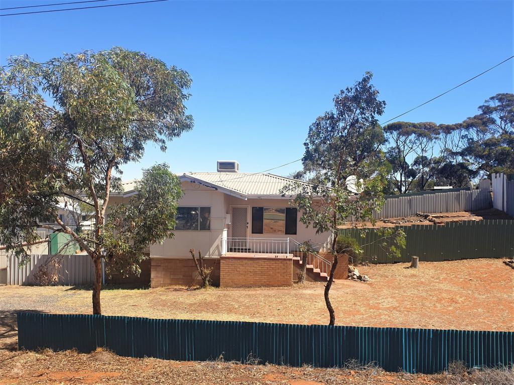2 REDWOOD ST, KAMBALDA EAST, WA 6442