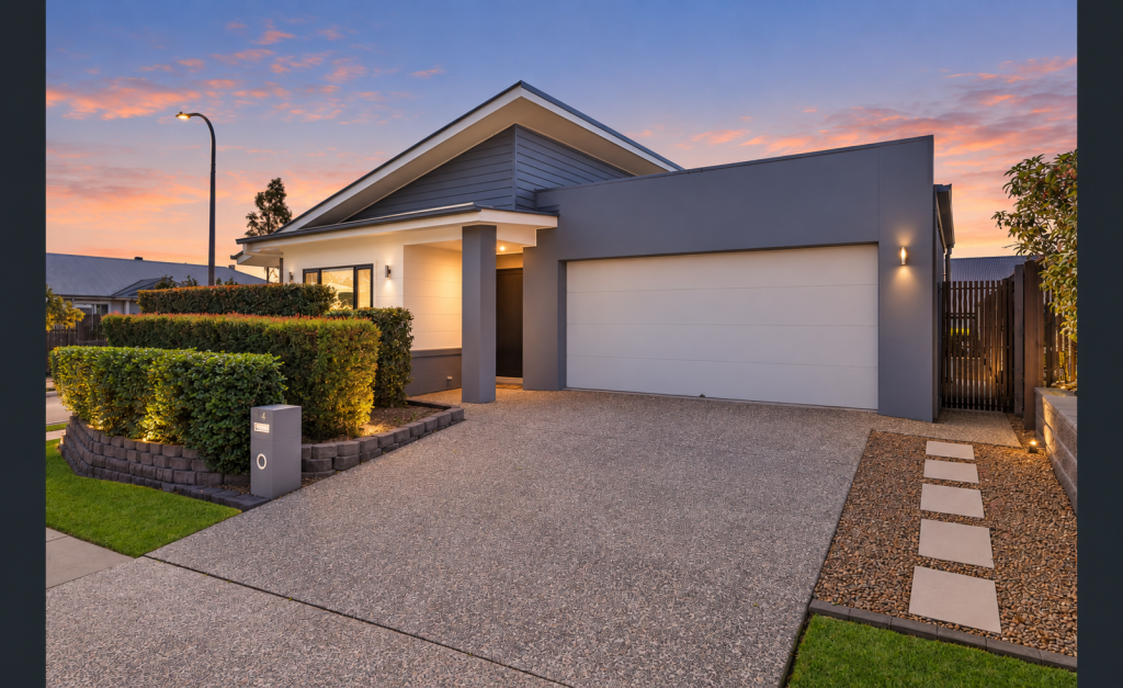 114 KESSELS BVD, GREENBANK, QLD 4124