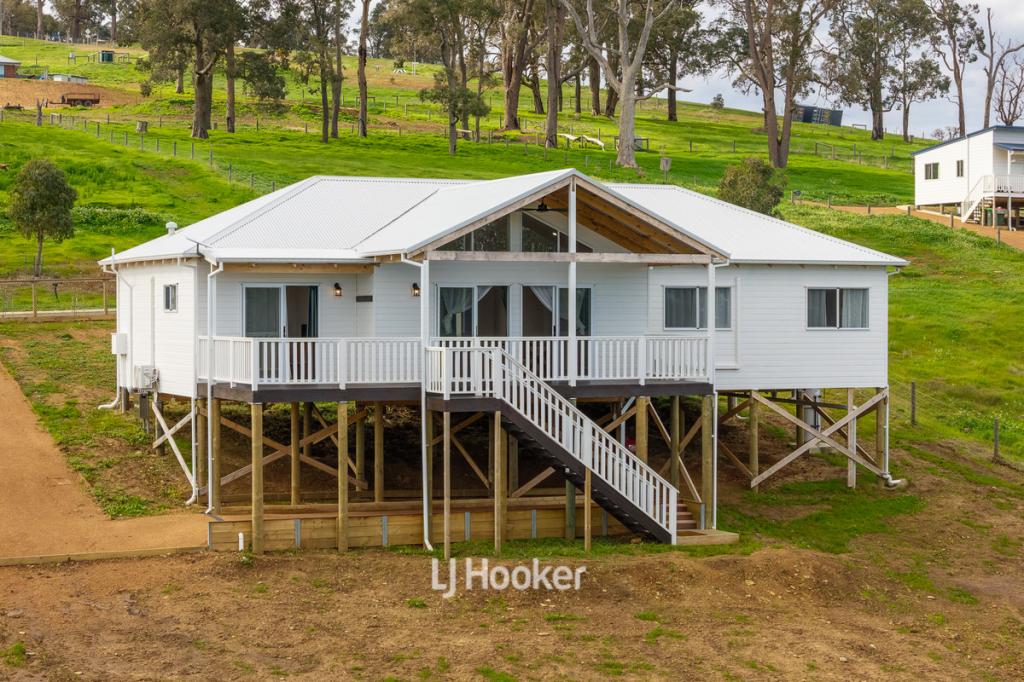 66 Livingstone Hts, Roelands, WA 6226