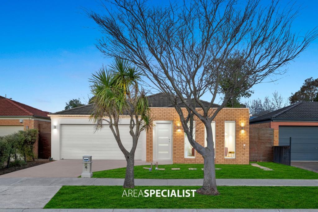 32 Greenaway Tce, Cranbourne East, VIC 3977