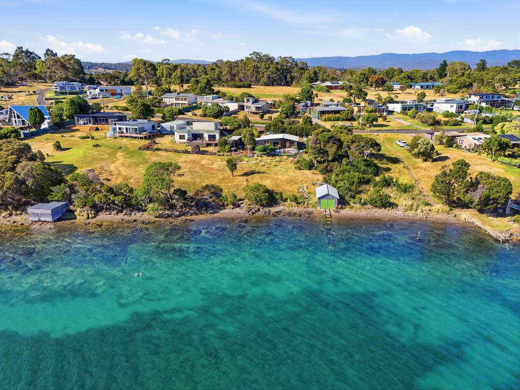 140 SUNSET BVD, CLARENCE POINT, TAS 7270