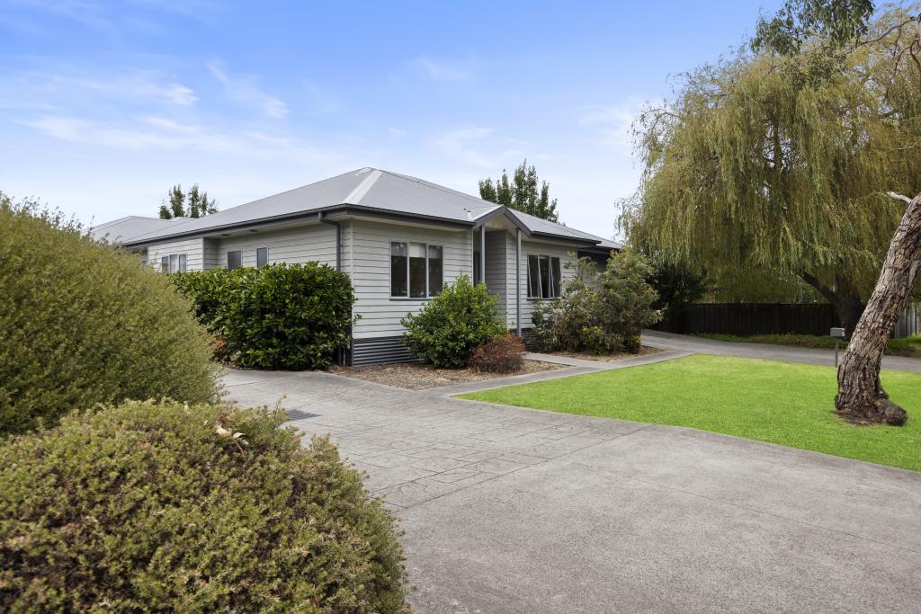 467 Waterfall Gully Rd, Rosebud, VIC 3939