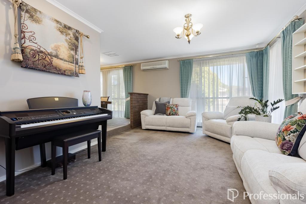 17 GRACECHURCH CRES, LEEMING, WA 6149