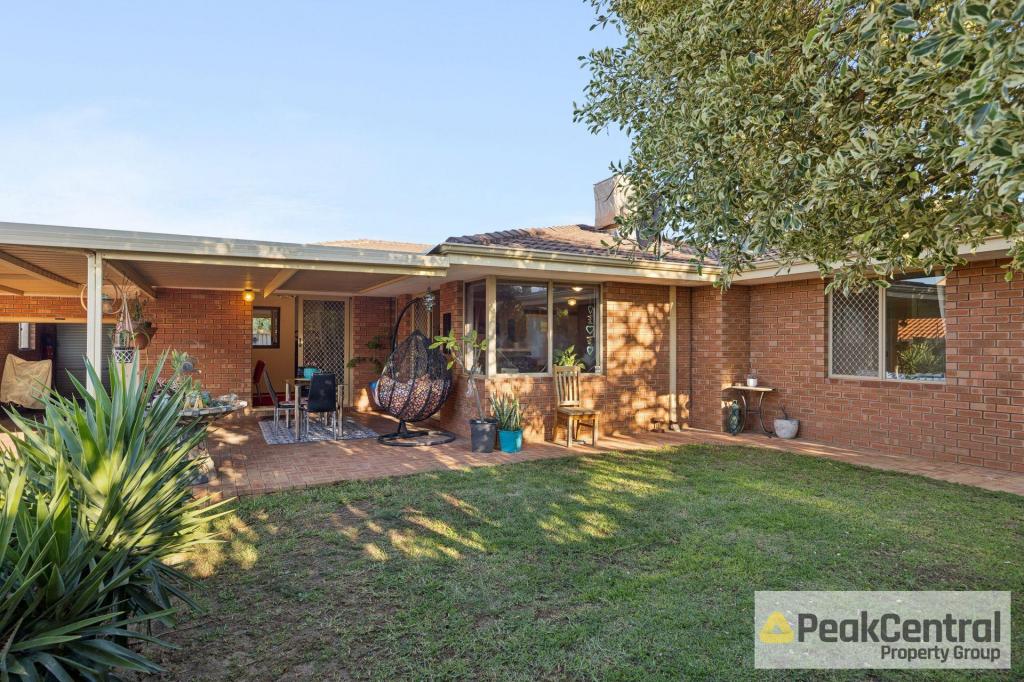 17 Longreach Pde, Coogee, WA 6166