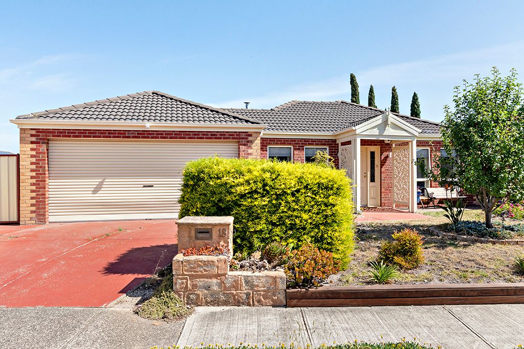 18 Albertine Cres, Sydenham, VIC 3037