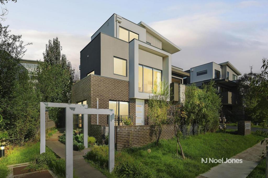 1/2 Curlew Ct, Doncaster, VIC 3108