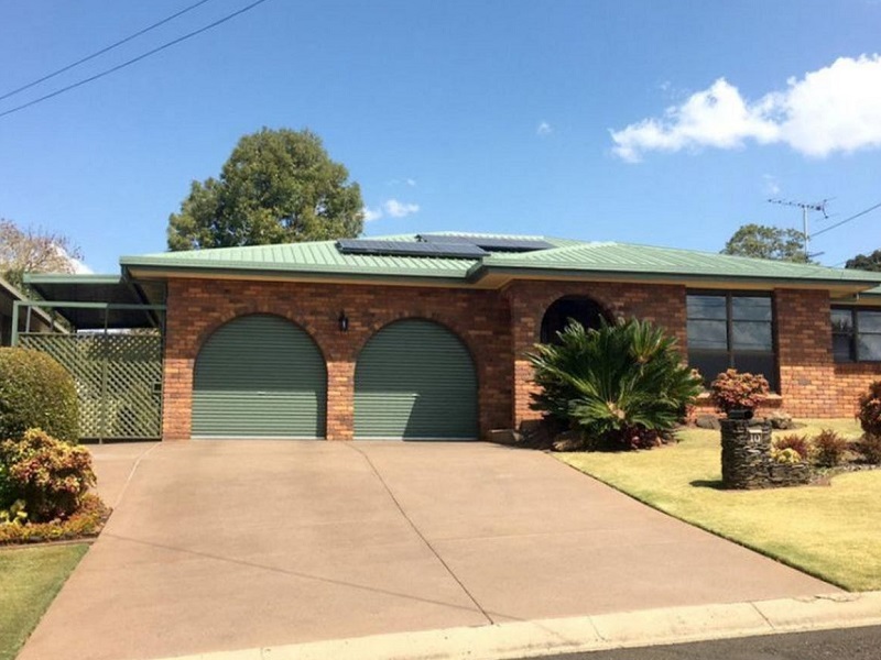 10 Cossart St, Centenary Heights, QLD 4350