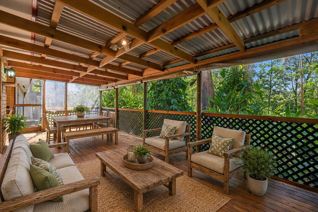 19 Waters Rd, Bonogin, QLD 4213
