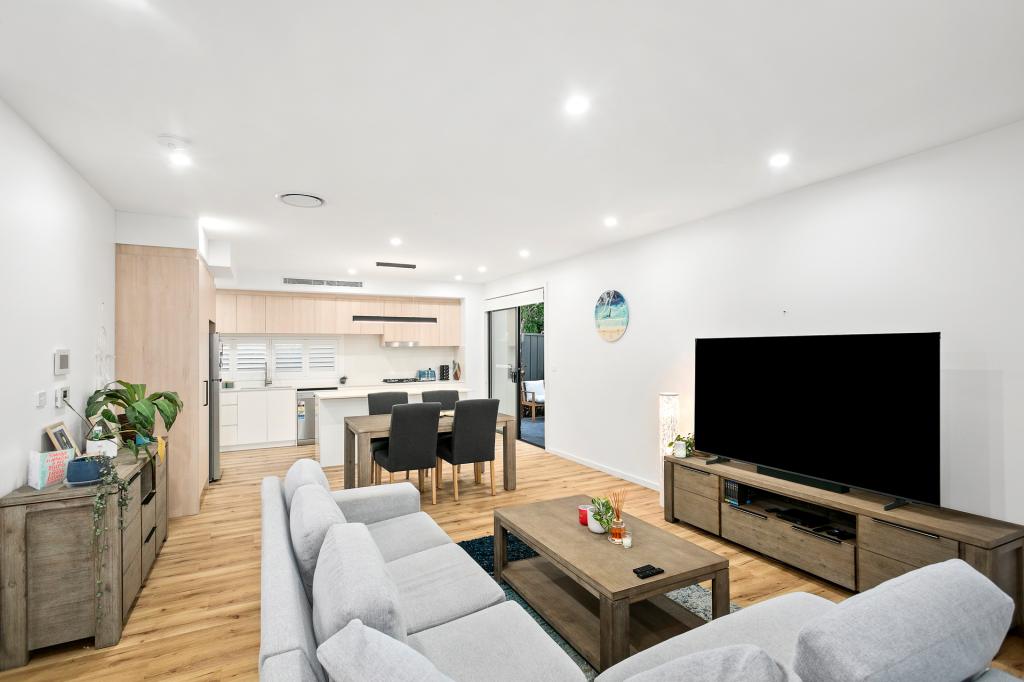 2/71 Kingston St, Oak Flats, NSW 2529