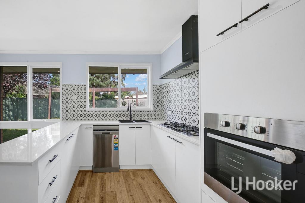 6 Kingsley Pl, Melton West, VIC 3337