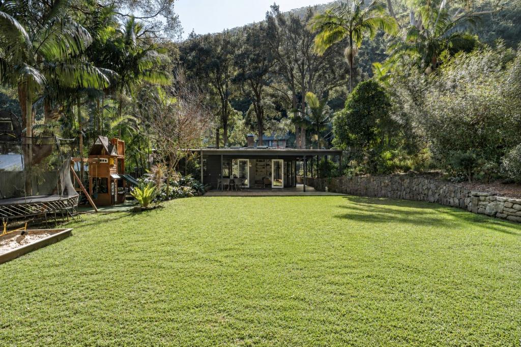 15 Old Coast Rd, Stanwell Park, NSW 2508