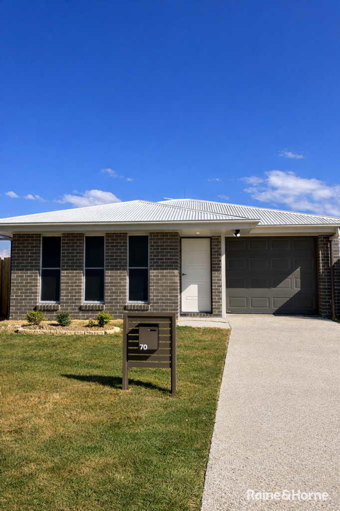 70 POWELL CL, NEW AUCKLAND, QLD 4680