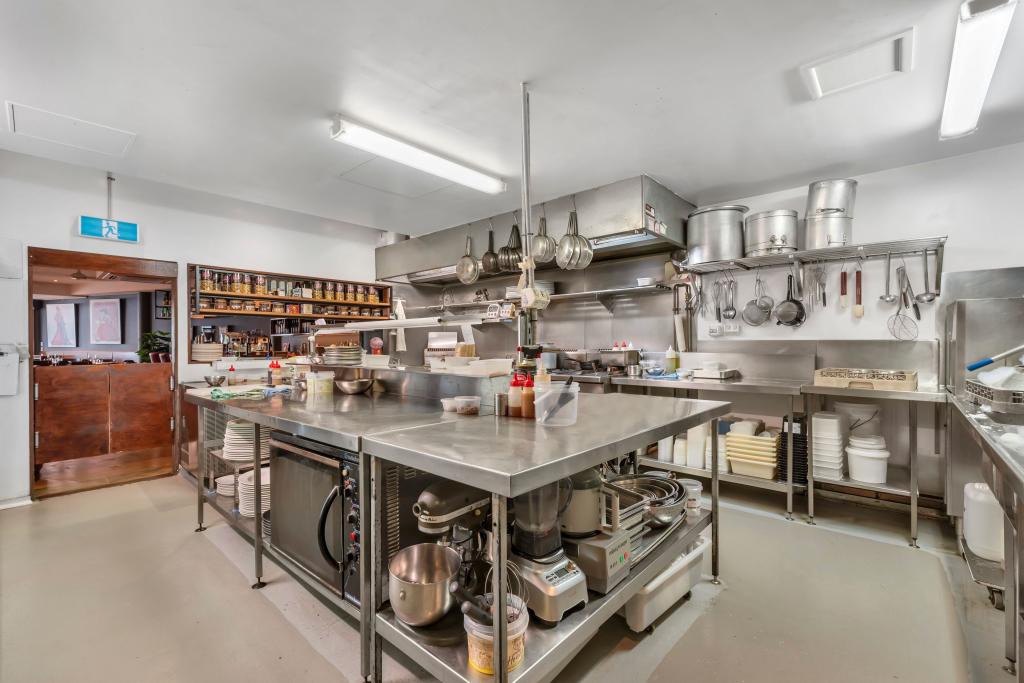 Shop 2/235 Gympie Tce, Noosaville, QLD 4566