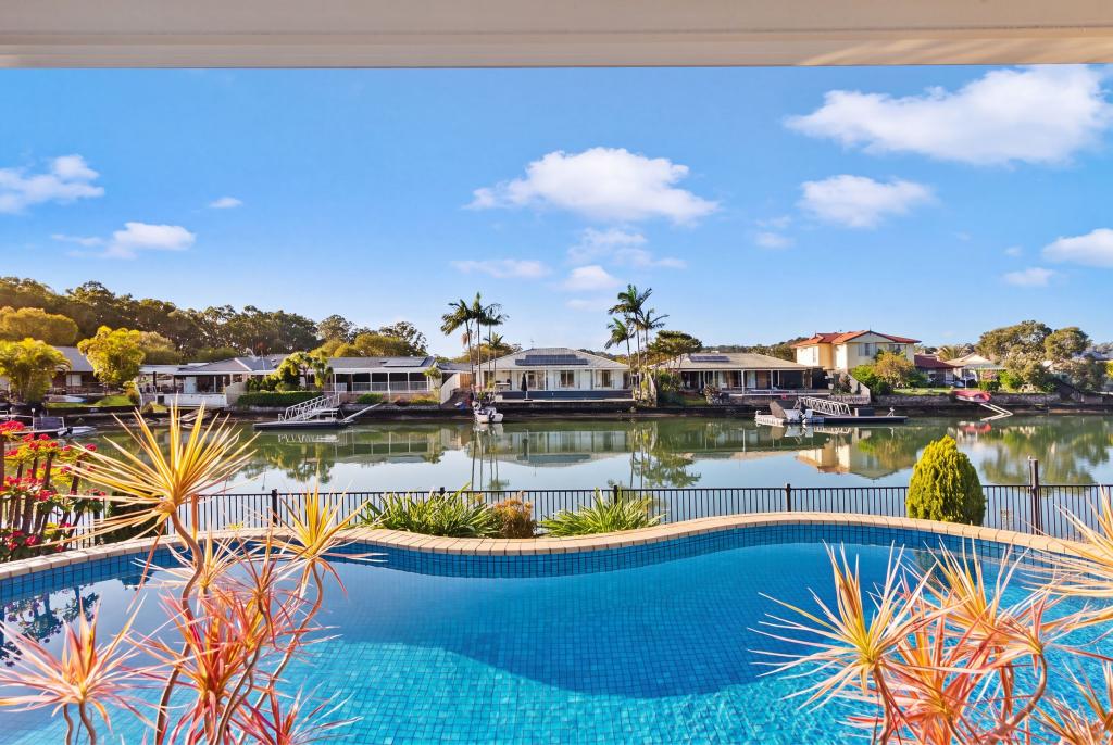 8 Harris Ct, Currumbin Waters, QLD 4223