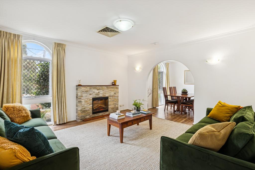 120 Lesmurdie Rd, Lesmurdie, WA 6076