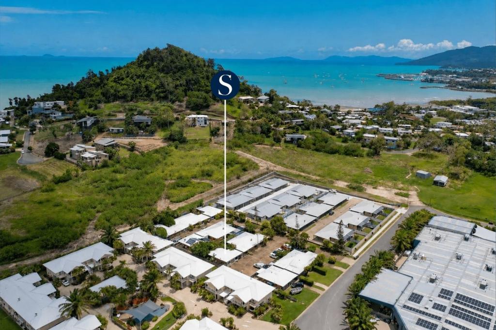 8/20 PANDANUS DR, CANNONVALE, QLD 4802