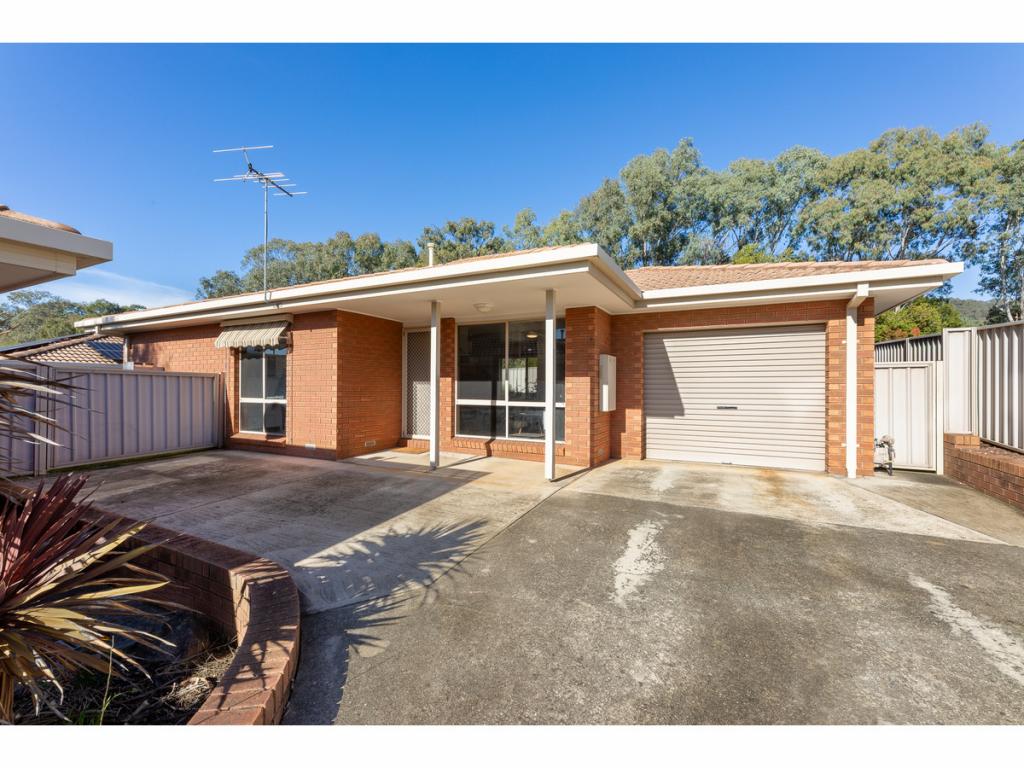2/67 Azure Dr, West Wodonga, VIC 3690