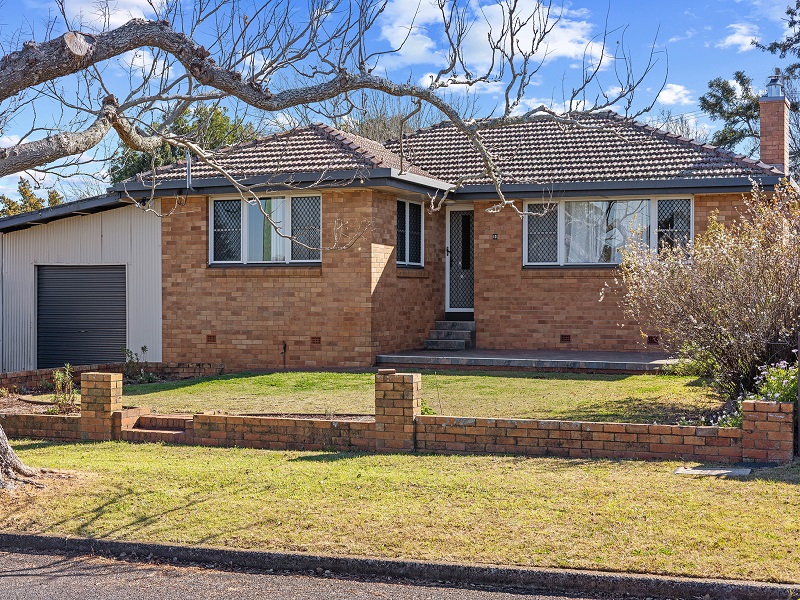 13 Coates St, Kearneys Spring, QLD 4350
