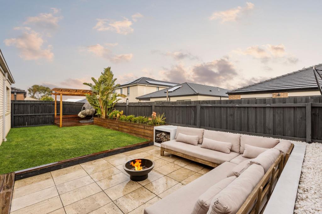 18 Tenneyson Cl, Armstrong Creek, VIC 3217