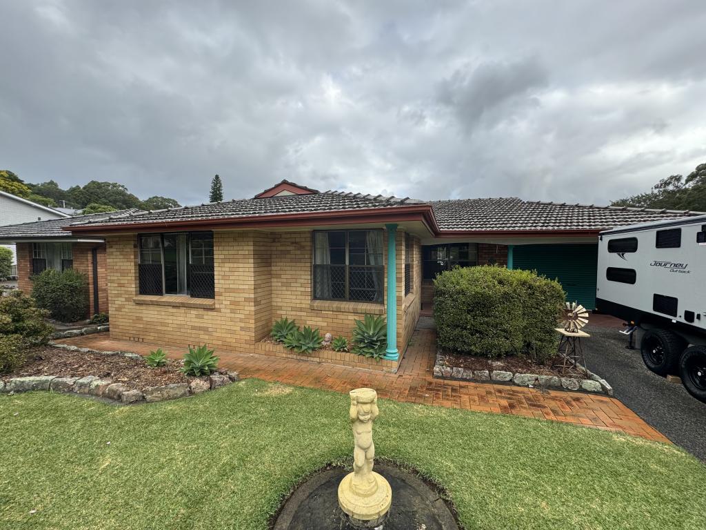 4 Carrick Cl, Cardiff, NSW 2285