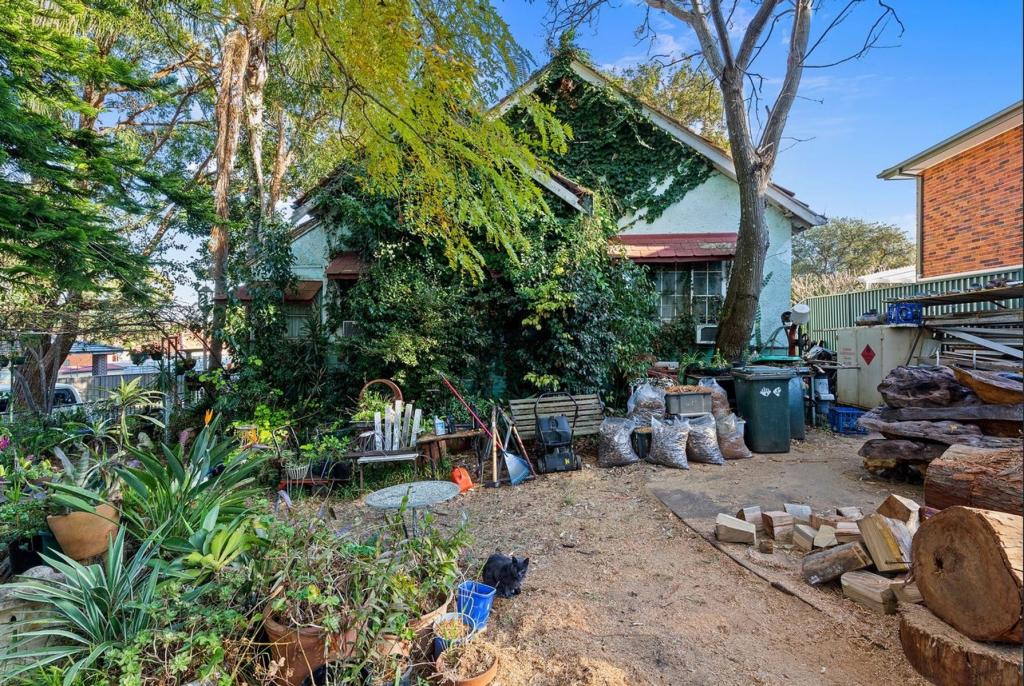 8 Trafalgar St, Peakhurst, NSW 2210