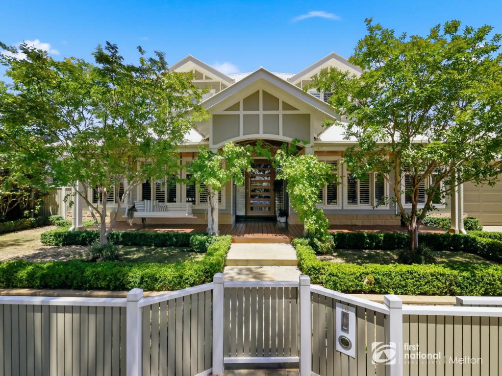 18 CLUNES WAY, EYNESBURY, VIC 3338