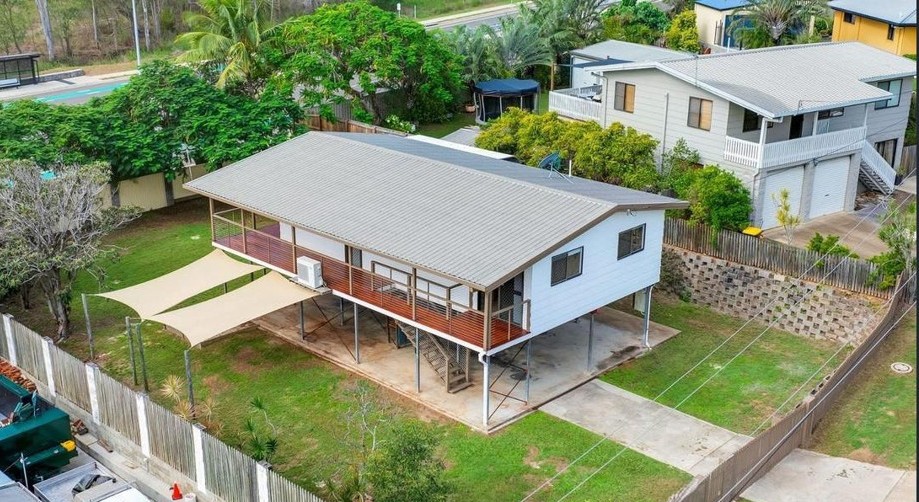 27 Wilga St, Kin Kora, QLD 4680