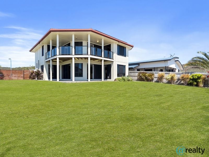 11 Pitcairn Ct, Pacific Heights, QLD 4703