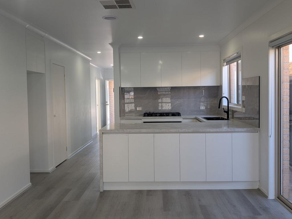 18 KENSLEY CCT, CRAIGIEBURN, VIC 3064