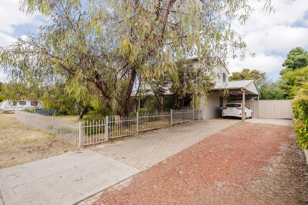 130 Kingfisher Ave, Ballajura, WA 6066