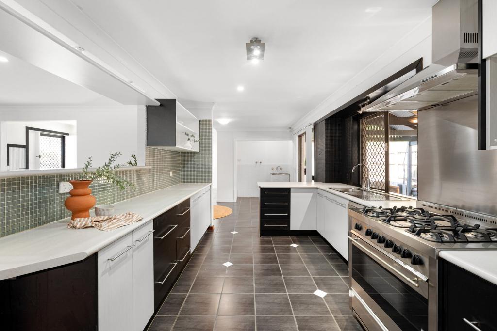 2 Edred St, Carindale, QLD 4152
