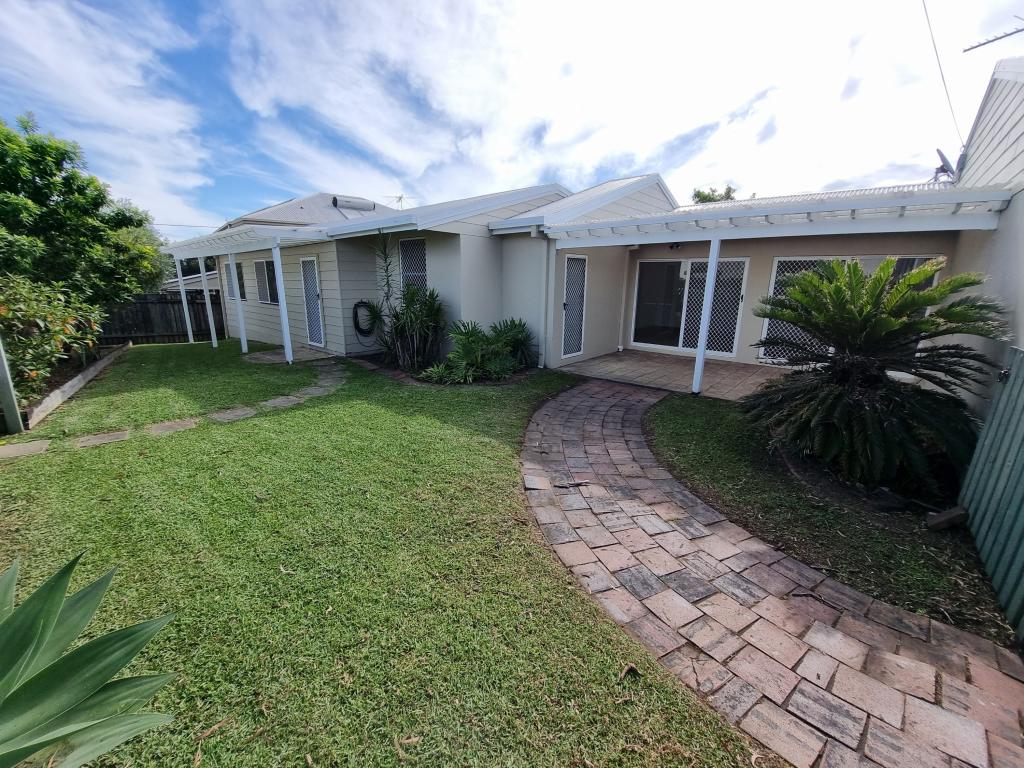 9a Palmtree Ave, Scarborough, QLD 4020