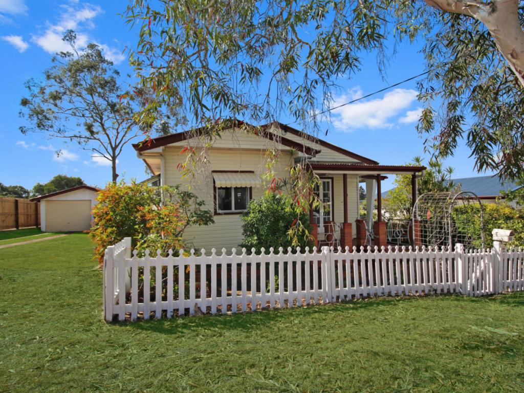23 Emerald St, Brassall, QLD 4305