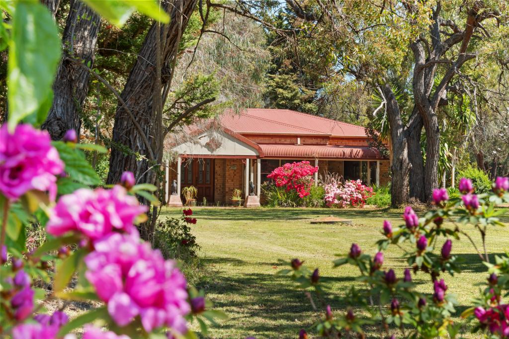 299 Amarillo Dr, Karnup, WA 6176