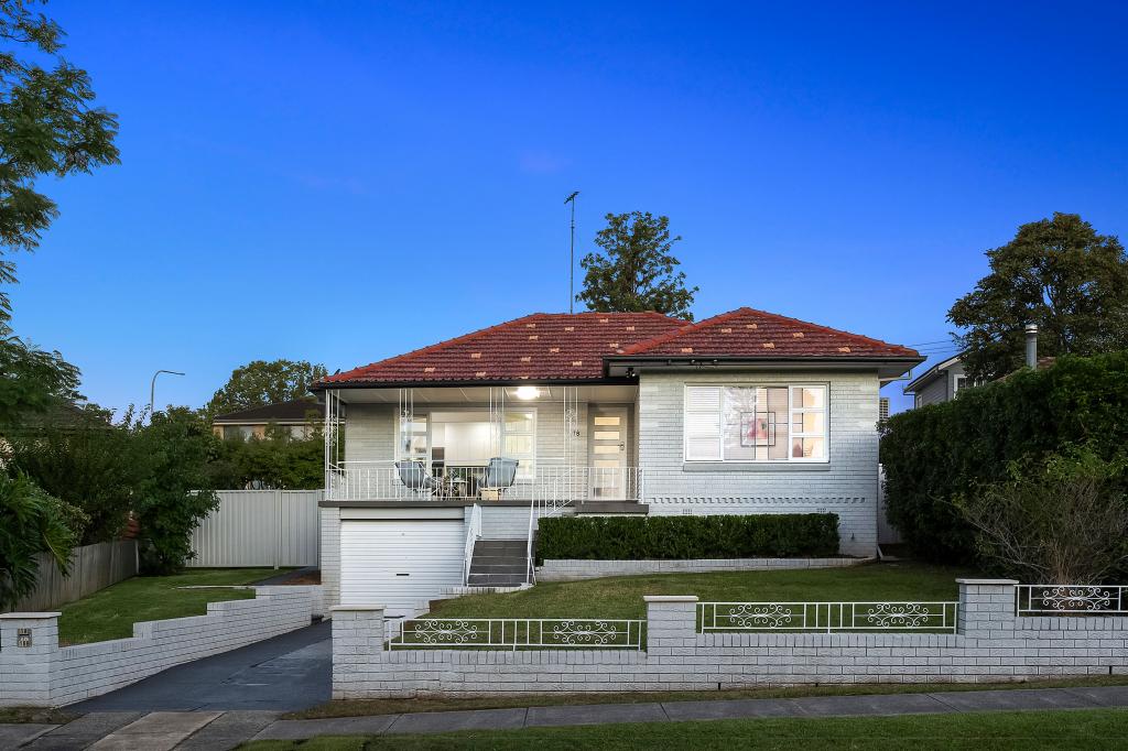 18 Dobson Cres, Baulkham Hills, NSW 2153