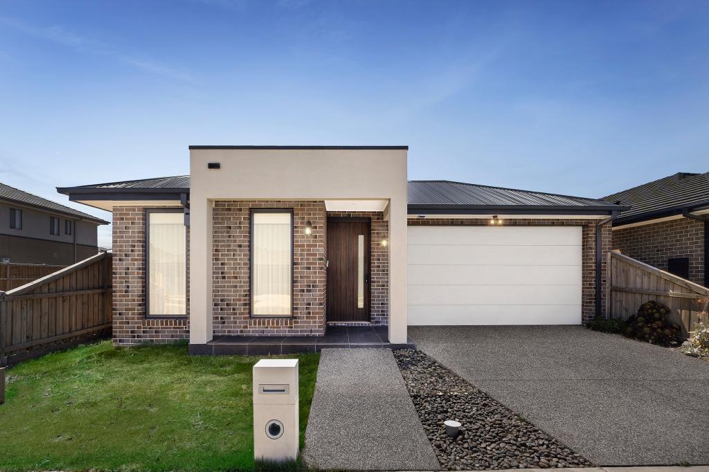 17 MACARA ST, SUNBURY, VIC 3429