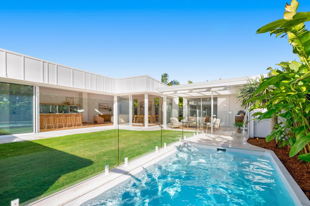 10 Tatha Ave, Palm Beach, QLD 4221