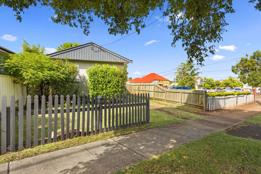 1 Goode St, Newtown, QLD 4350