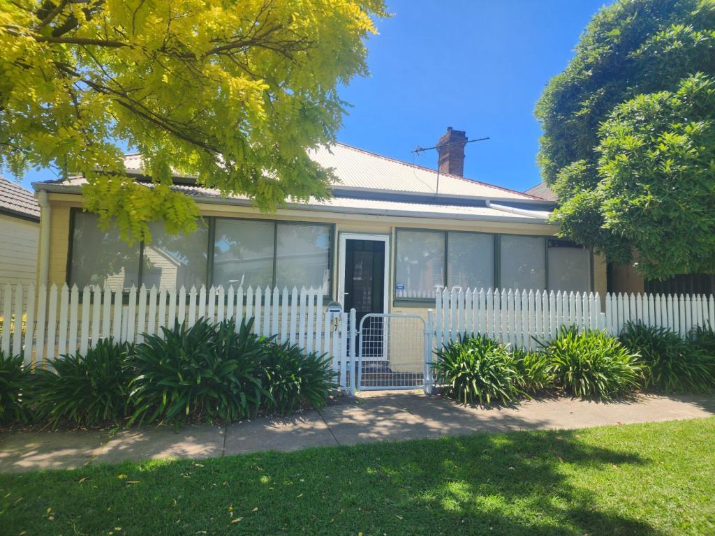 17 John St, Lithgow, NSW 2790