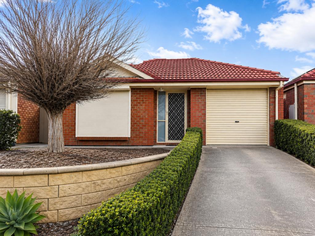 6 Mcguire Ct, Hackham, SA 5163