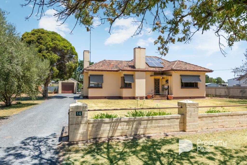 14 Menzies St, Charlton, VIC 3525