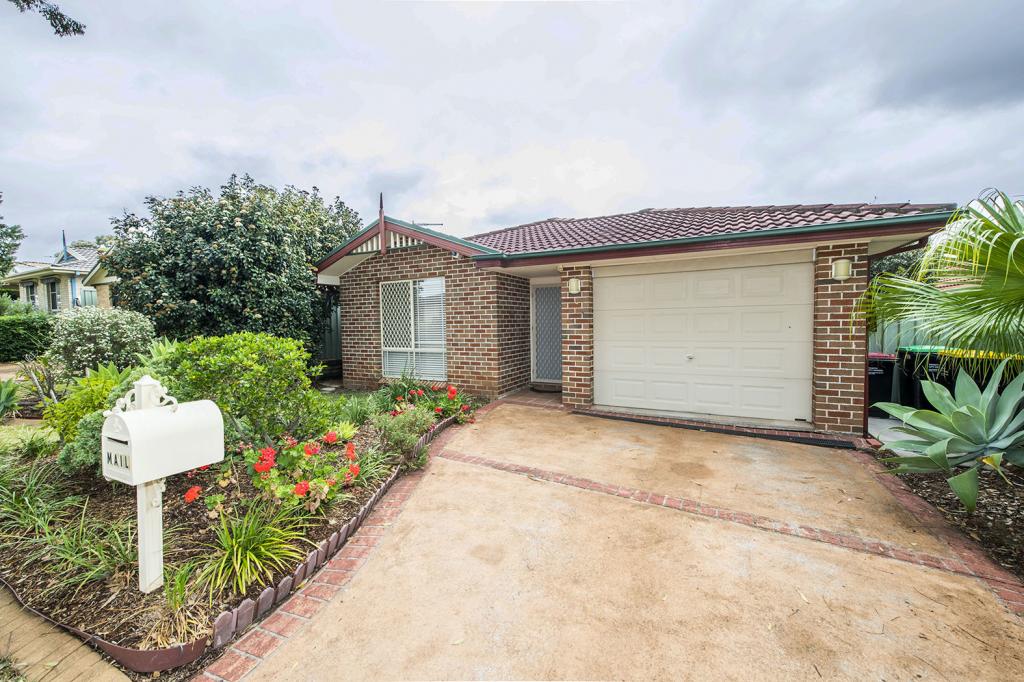 15 Yuroka St, Glenmore Park, NSW 2745